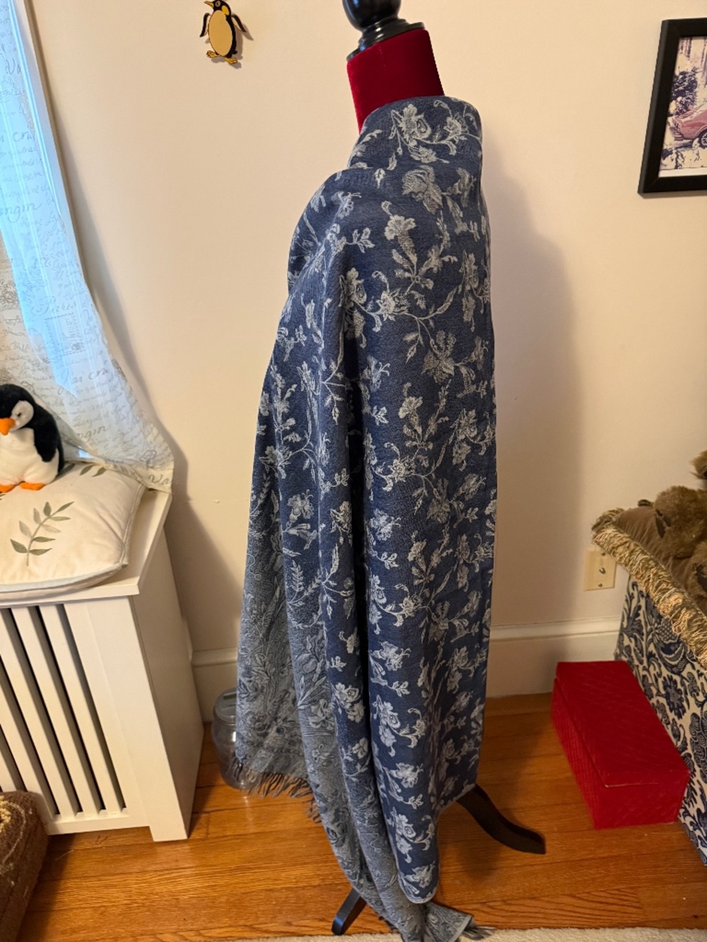 Valerie Stevens 100% Wool Shawl Scarf Blue White Floral 80" x 40"